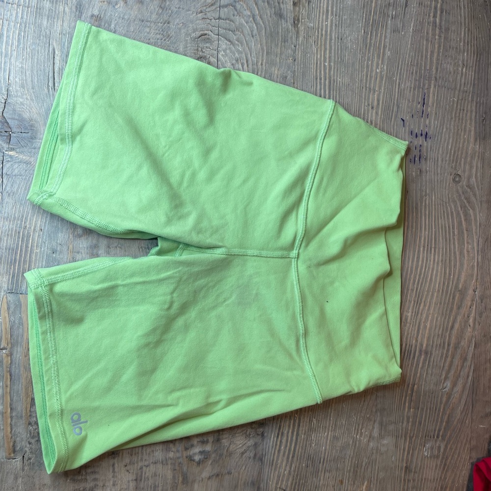 Alo lime green short